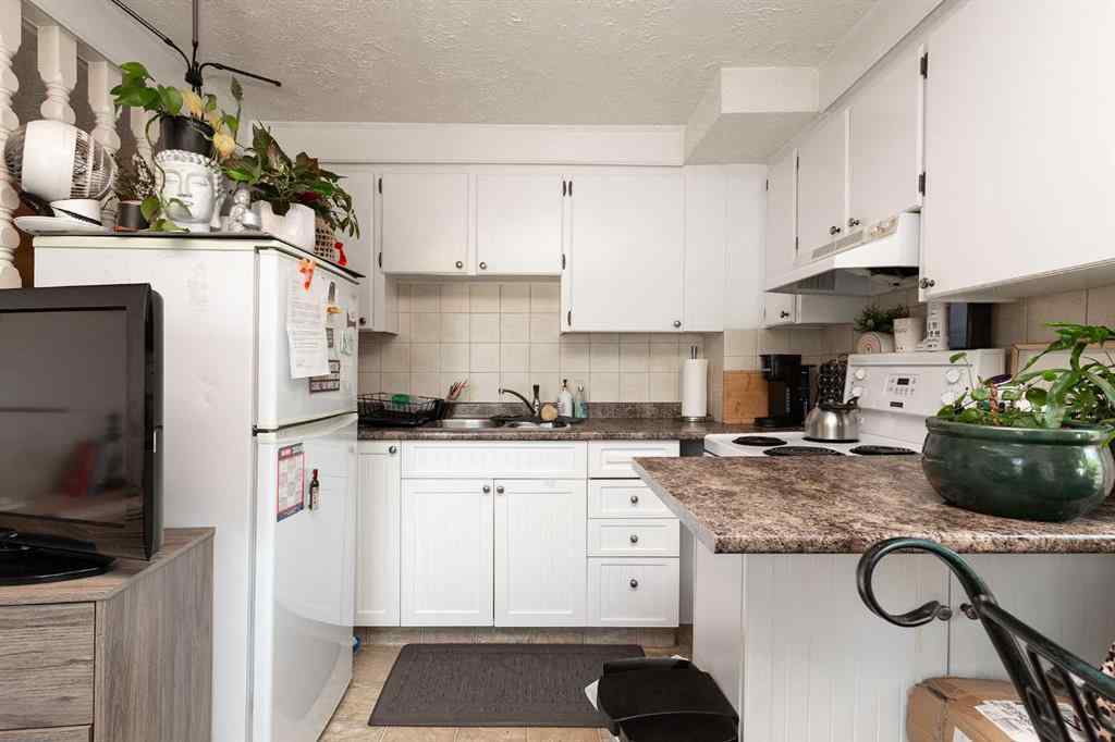 MLS® A2231607 - Unit #1-5 622 10 Street S in London Road Lethbridge, Multi-Family