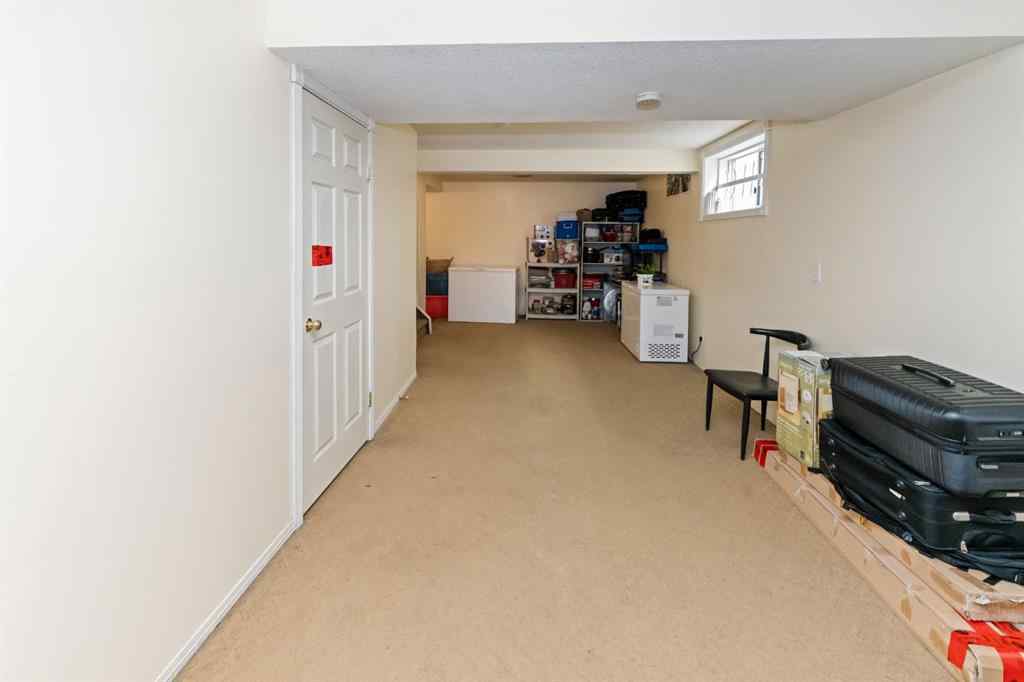 MLS® A2231609 - 6967 Laguna Way NE in Monterey Park Calgary, Residential