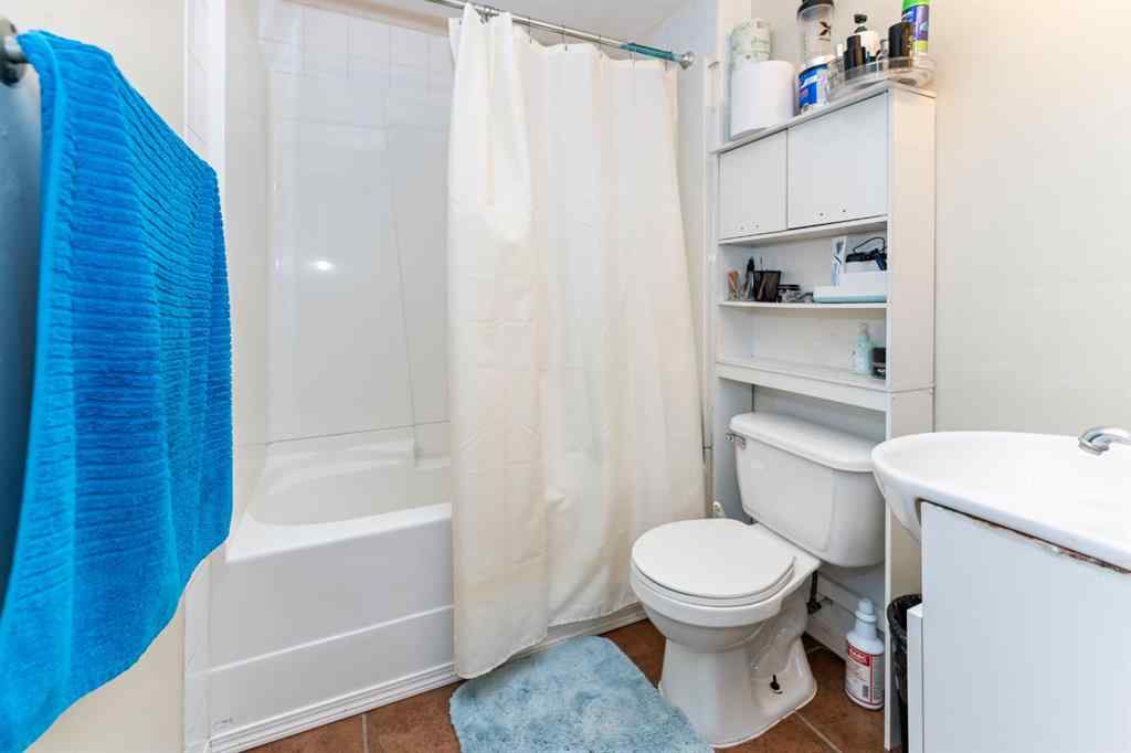 MLS® A2231609 - 6967 Laguna Way NE in Monterey Park Calgary, Residential