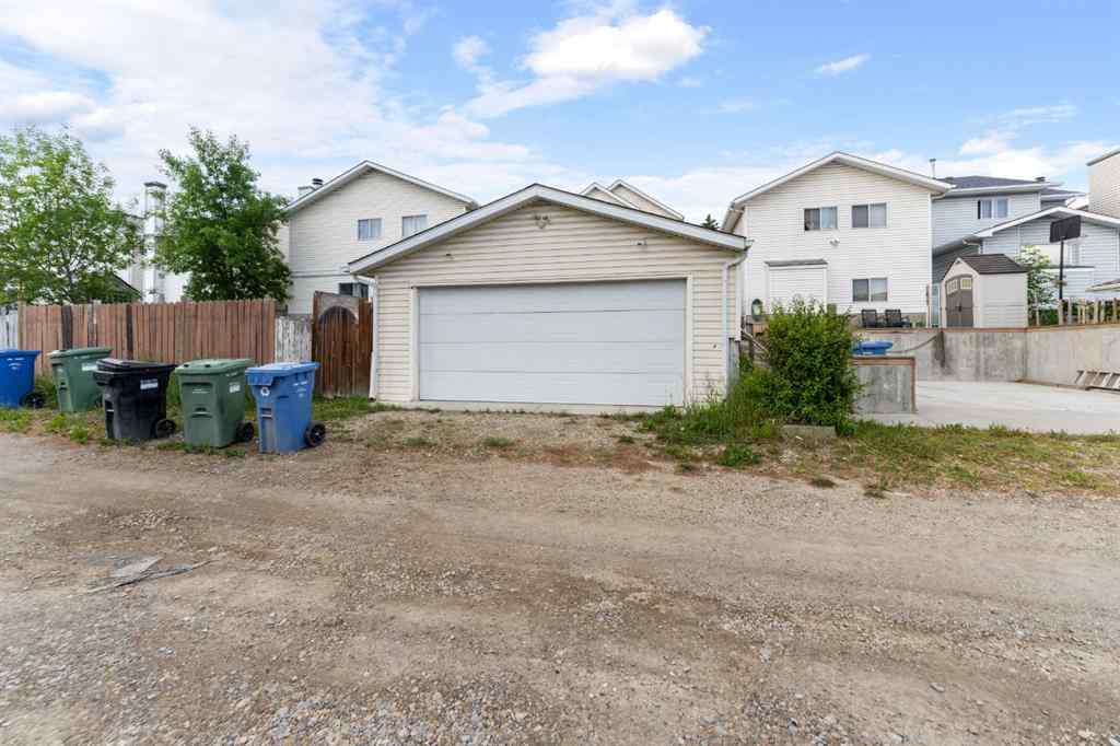 MLS® A2231609 - 6967 Laguna Way NE in Monterey Park Calgary, Residential