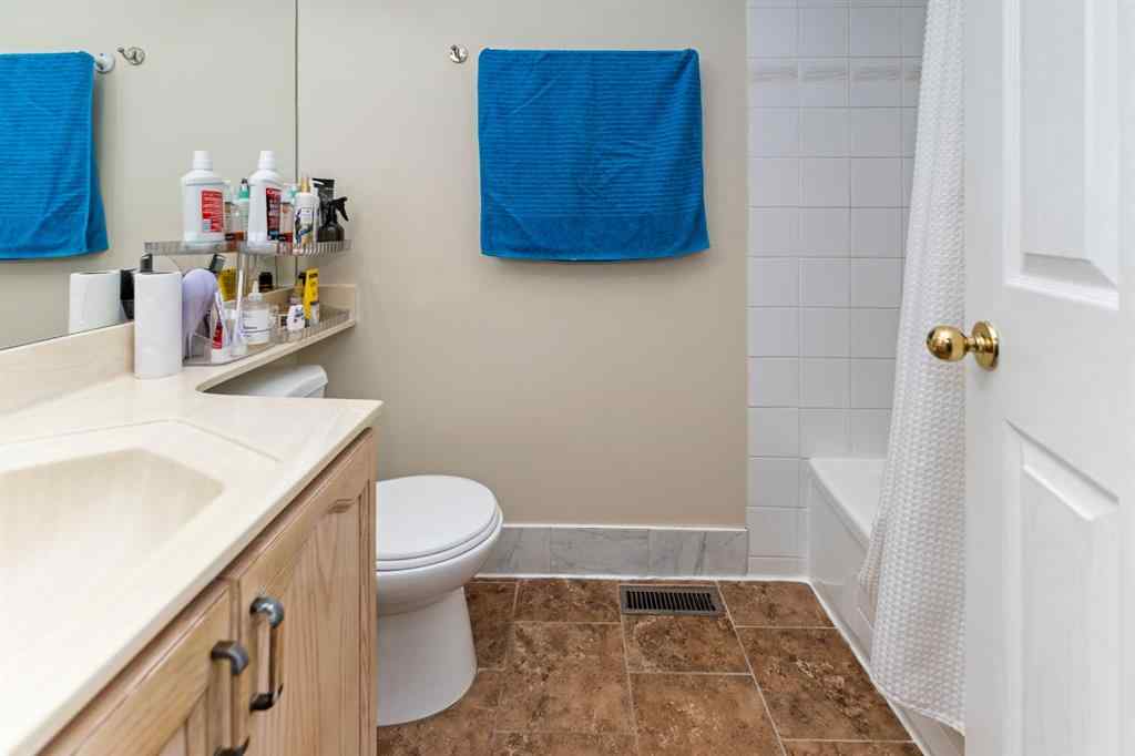 MLS® A2231609 - 6967 Laguna Way NE in Monterey Park Calgary, Residential