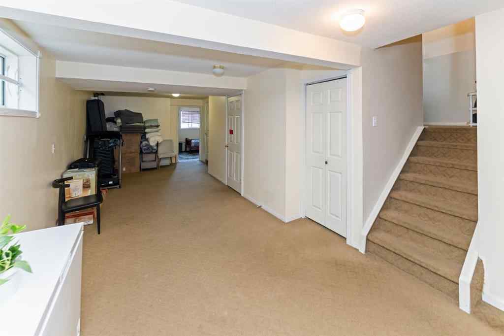 MLS® A2231609 - 6967 Laguna Way NE in Monterey Park Calgary, Residential