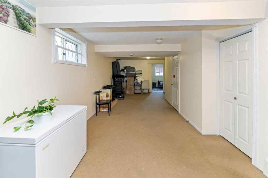 MLS® A2231609 - 6967 Laguna Way NE in Monterey Park Calgary, Residential