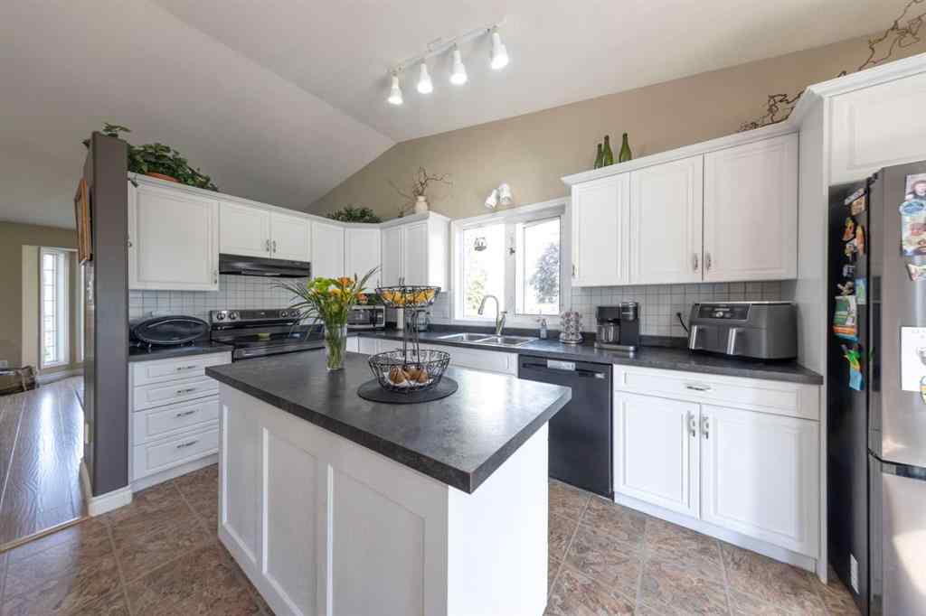 MLS® A2231630 - 5102 26 Street  in Steele Heights Lloydminster, Residential