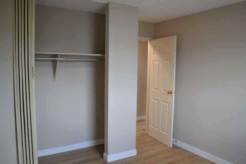 MLS® A2231636 - Unit #305 431c Huntsville Crescent NW in Huntington Hills Calgary, Residential