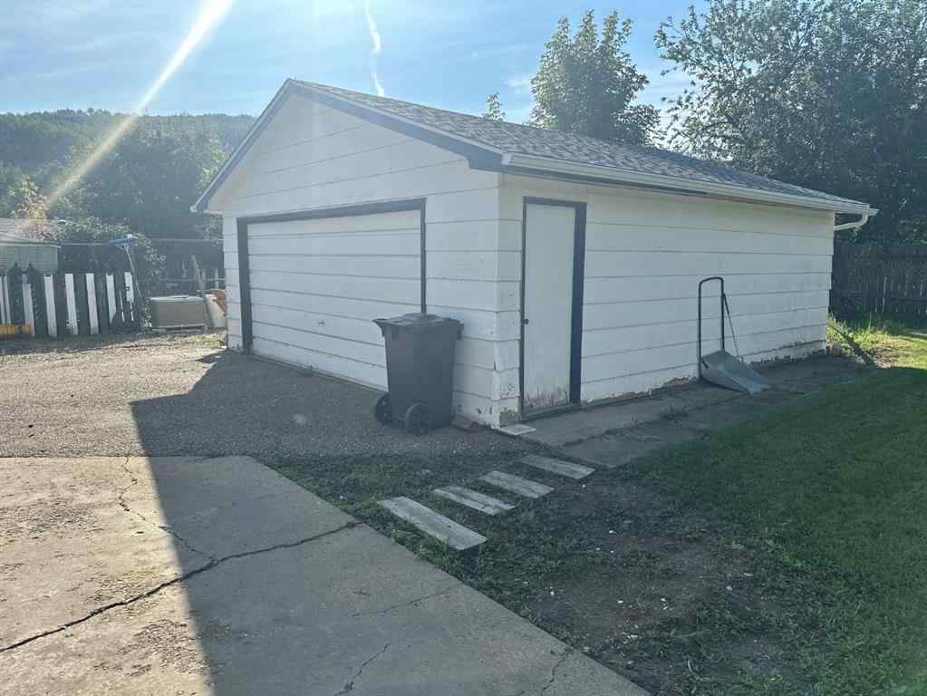 MLS® A2231691 - 9713 83 Avenue  in North End Peace River, Residential