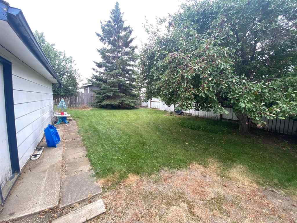 MLS® A2231691 - 9713 83 Avenue  in North End Peace River, Residential