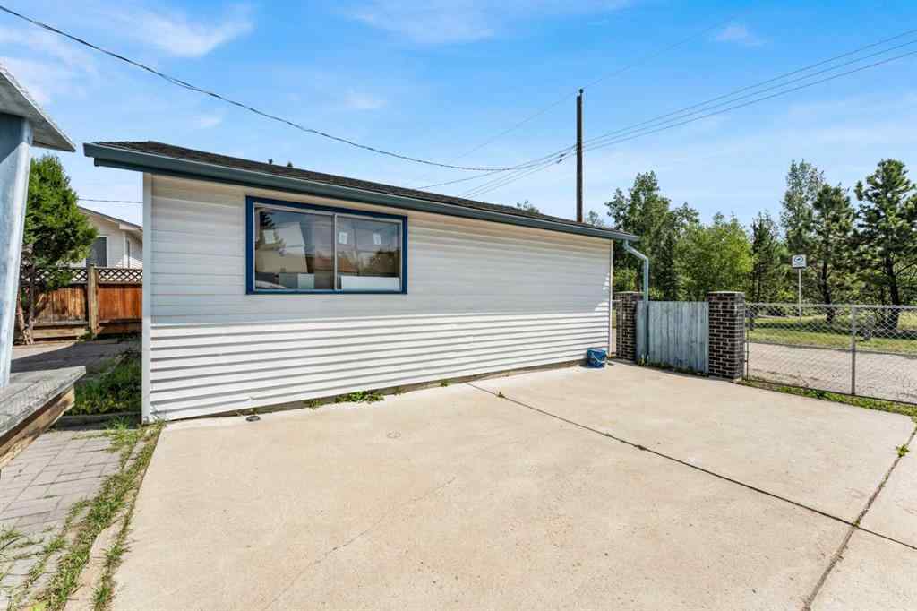 MLS® A2231696 - 6267 Silver Springs Hill NW in Silver Springs Calgary, Residential