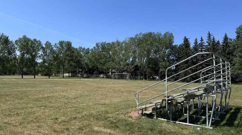 MLS® A2231696 - 6267 Silver Springs Hill NW in Silver Springs Calgary, Residential