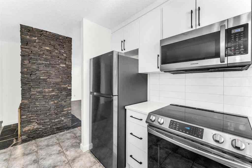 MLS® A2231696 - 6267 Silver Springs Hill NW in Silver Springs Calgary, Residential