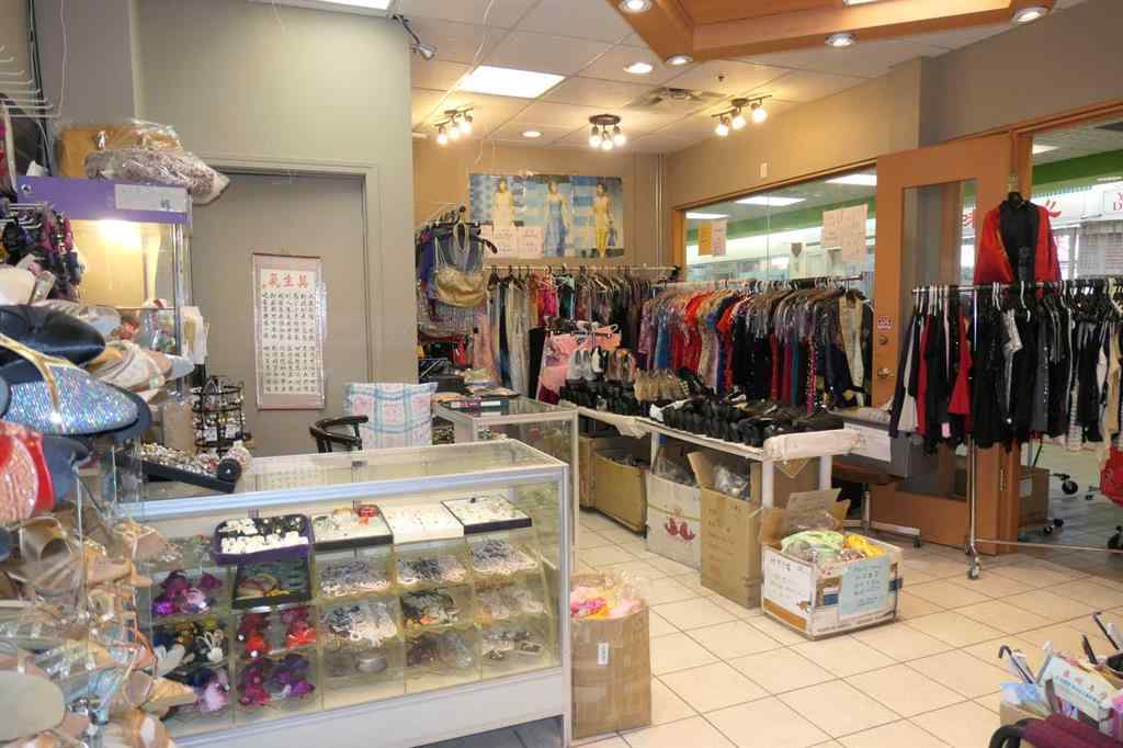 MLS® A2231842 - Unit #250 1623 Centre Street NW in Crescent Heights Calgary, Commercial