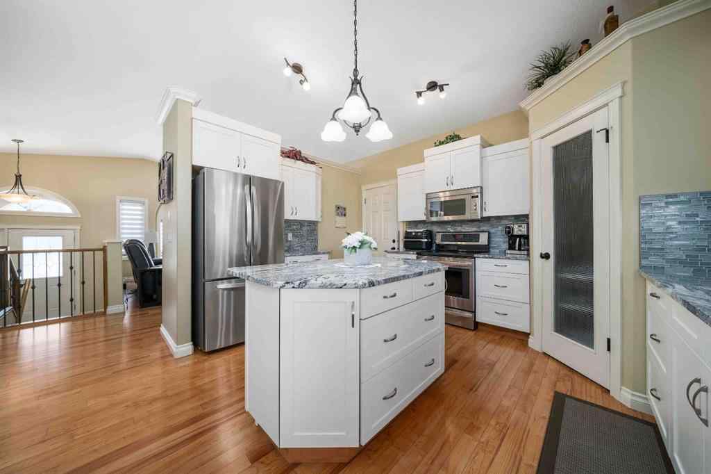 MLS® A2231909 - 75 Sunset Road SW in SW Southridge Medicine Hat, Residential