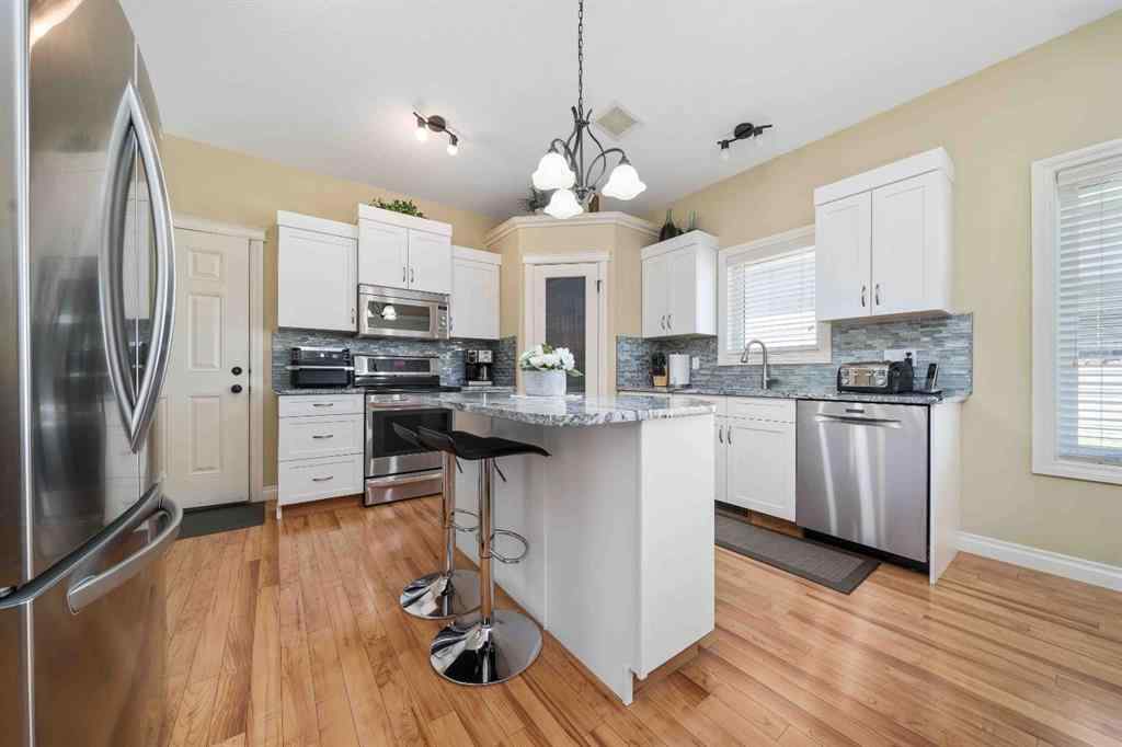 MLS® A2231909 - 75 Sunset Road SW in SW Southridge Medicine Hat, Residential