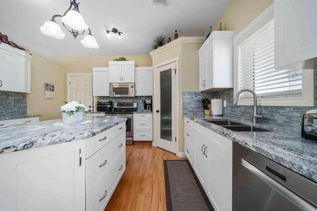 MLS® A2231909 - 75 Sunset Road SW in SW Southridge Medicine Hat, Residential