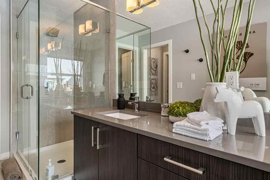 MLS® A2231918 - Unit ##2 1716 kensington Road NW in Hillhurst Calgary, Residential