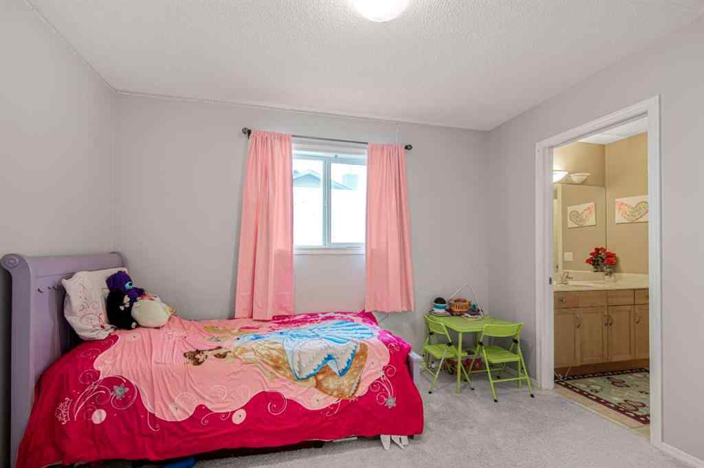 MLS® A2231932 - 102 Evansford Grove NW in Evanston Calgary, Residential