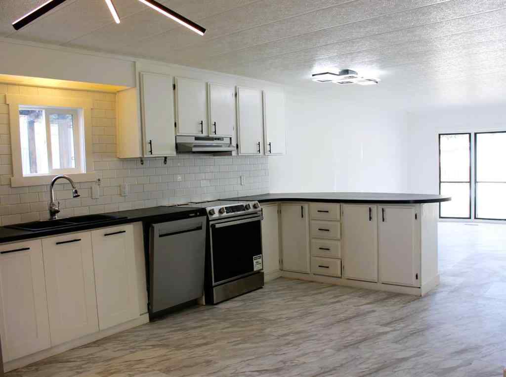 MLS® A2231939 - Unit #106 5029 34 Street  in South Hill Red Deer, Mobile