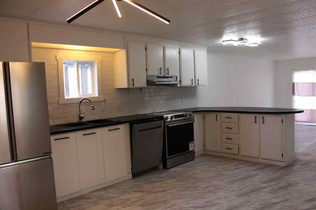 MLS® A2231939 - Unit #106 5029 34 Street  in South Hill Red Deer, Mobile