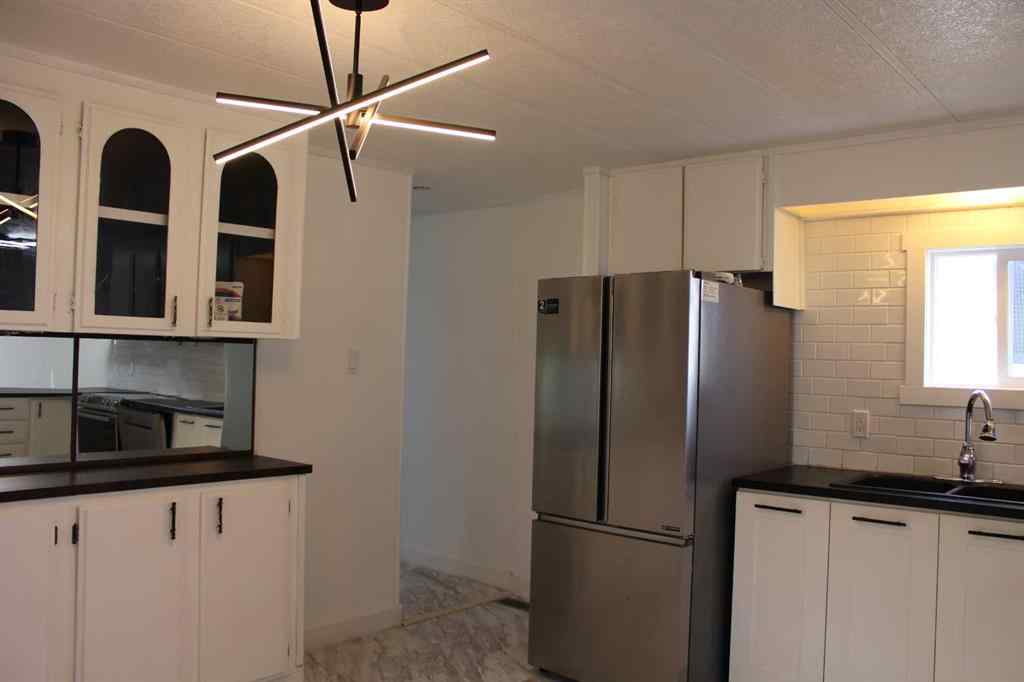 MLS® A2231939 - Unit #106 5029 34 Street  in South Hill Red Deer, Mobile