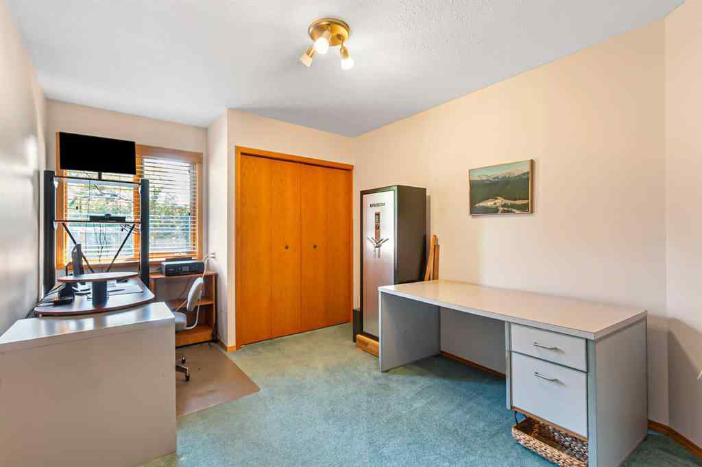 MLS® A2231942 - 5631 49 Avenue  in NONE Olds, Residential