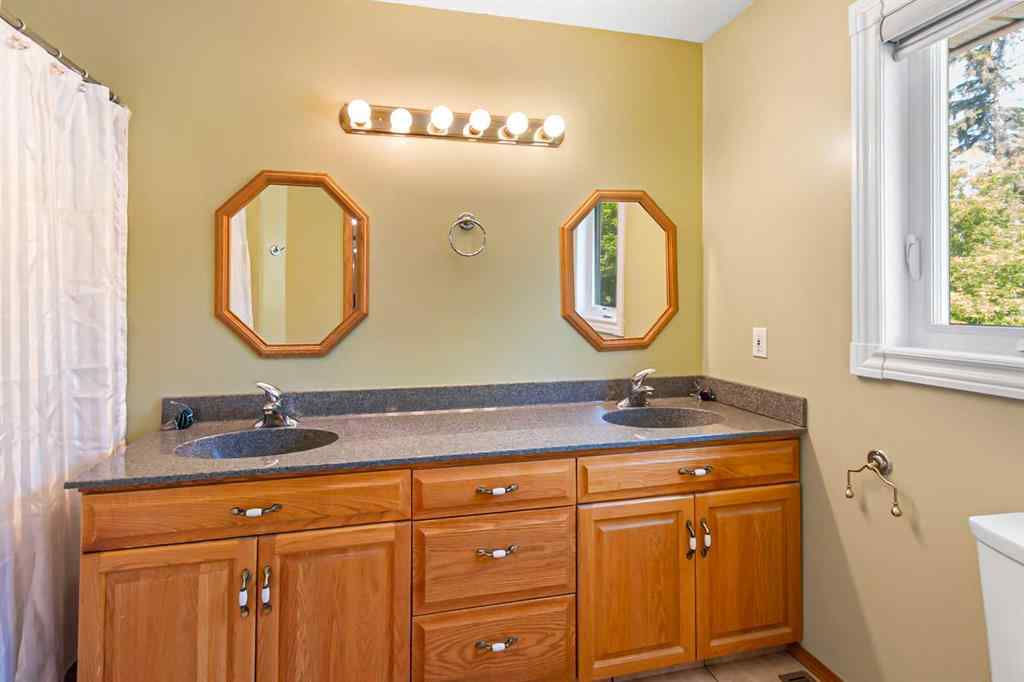 MLS® A2231942 - 5631 49 Avenue  in NONE Olds, Residential