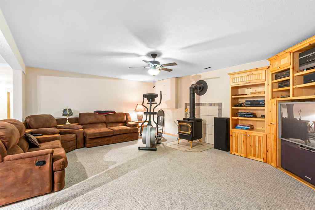 MLS® A2231942 - 5631 49 Avenue  in NONE Olds, Residential