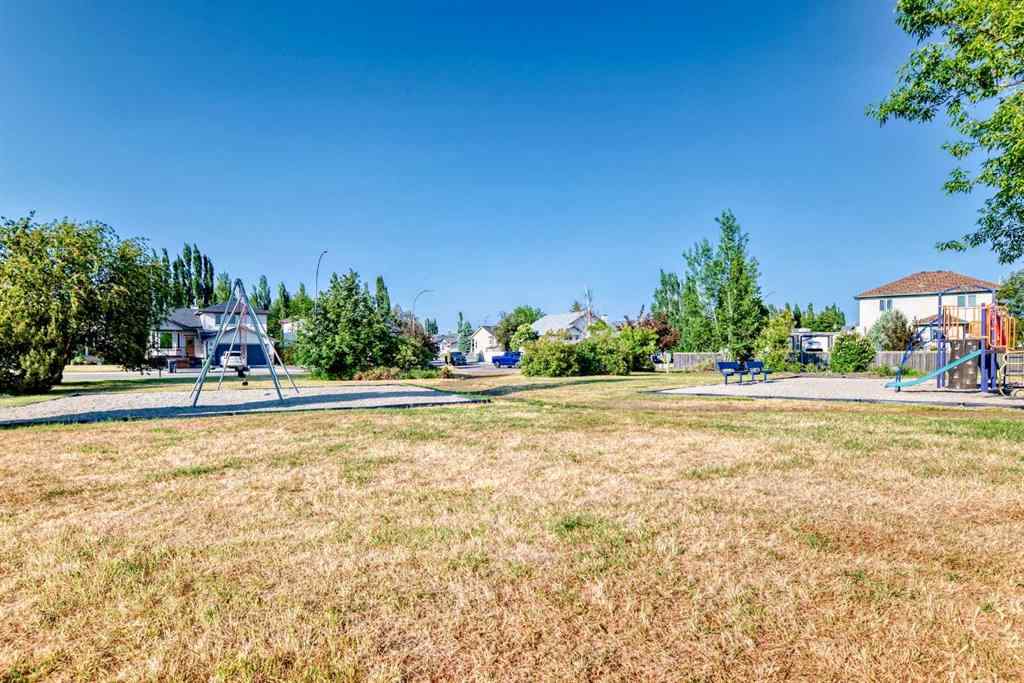 MLS® A2231948 - 412 Highland Close  in Hillview Estates Strathmore, Residential