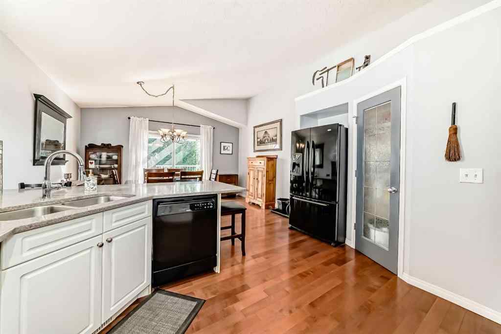 MLS® A2231948 - 412 Highland Close  in Hillview Estates Strathmore, Residential