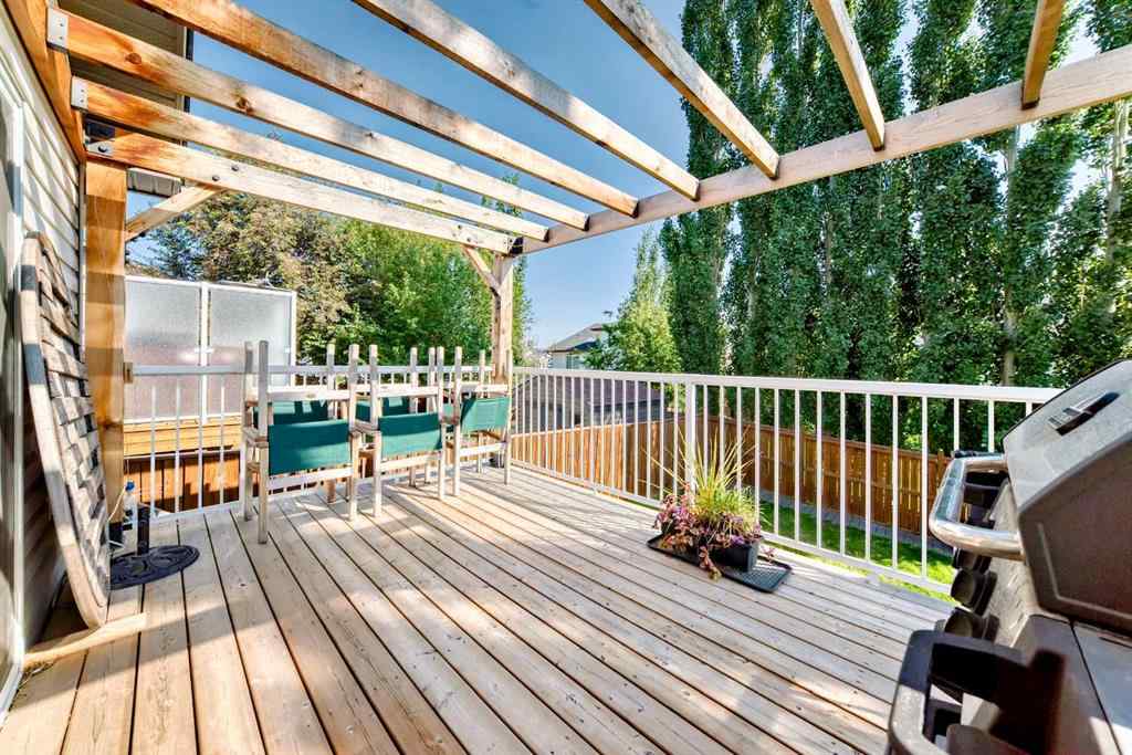 MLS® A2231948 - 412 Highland Close  in Hillview Estates Strathmore, Residential