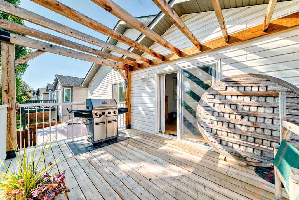 MLS® A2231948 - 412 Highland Close  in Hillview Estates Strathmore, Residential