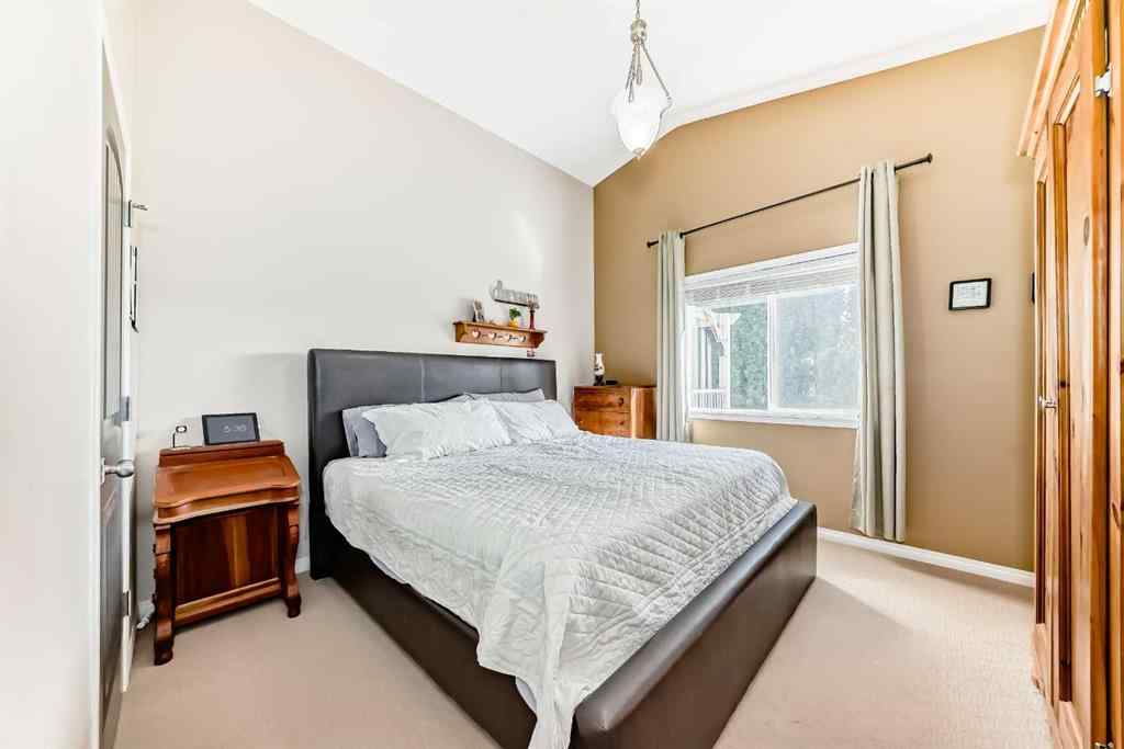 MLS® A2231948 - 412 Highland Close  in Hillview Estates Strathmore, Residential