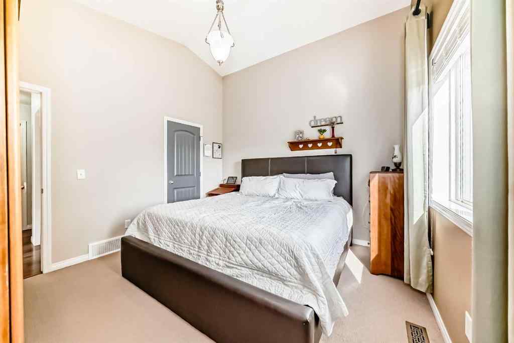 MLS® A2231948 - 412 Highland Close  in Hillview Estates Strathmore, Residential