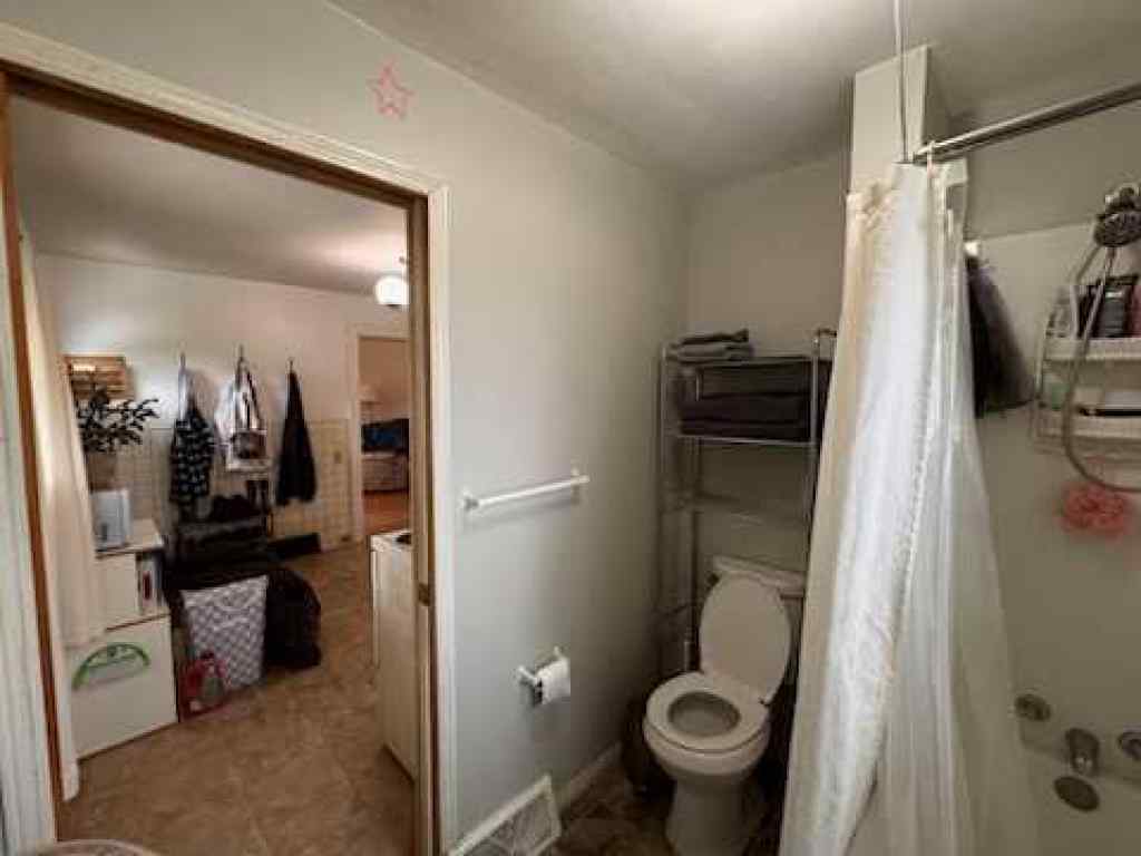 MLS® A2231992 - 660 3 Avenue  W in Downtown Drumheller, Residential
