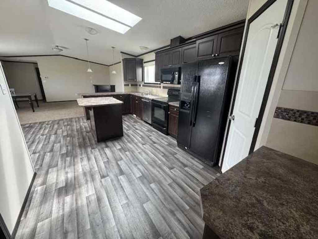 MLS® A2232003 - 4631 24 Avenue S in Southeast Employment Centre Lethbridge, Mobile
