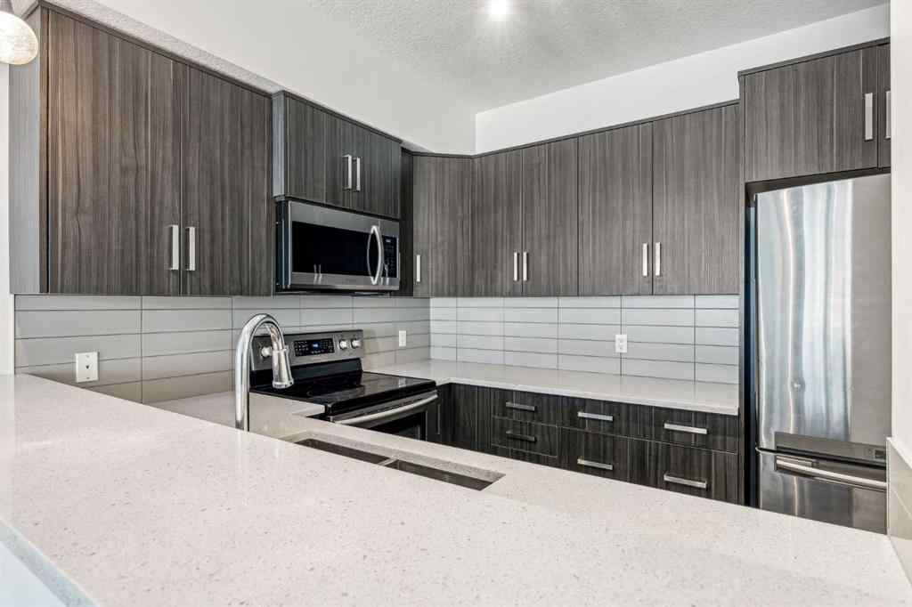 MLS® A2232013 - Unit #304 611 Edmonton Trail NE in Crescent Heights Calgary, Residential