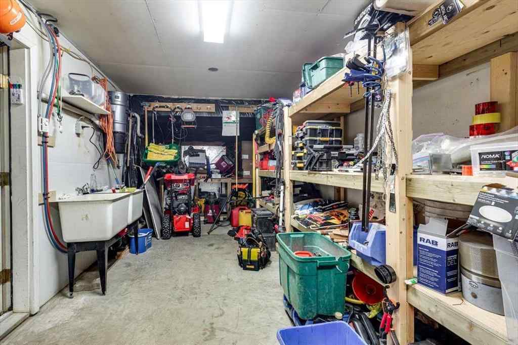 MLS® A2232065 - 89 Poplar Street  in Petrolia Indust. Rural Red Deer County, Commercial