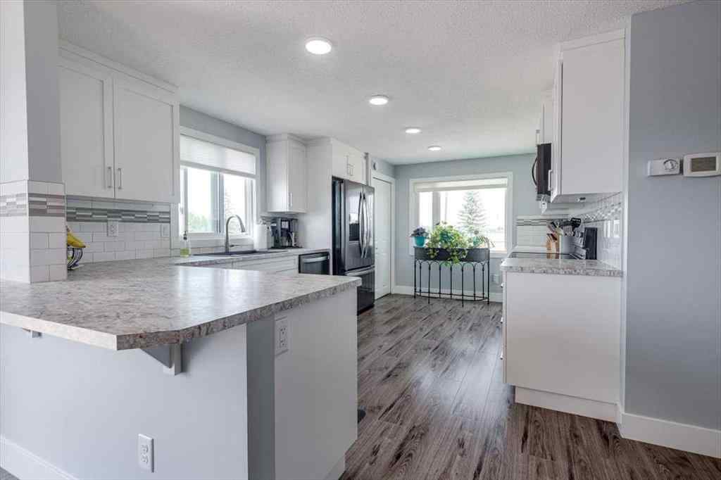 MLS® A2232065 - 89 Poplar Street  in Petrolia Indust. Rural Red Deer County, Commercial