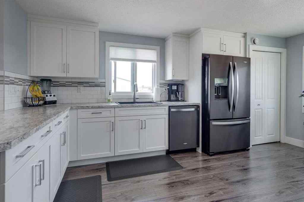 MLS® A2232065 - 89 Poplar Street  in Petrolia Indust. Rural Red Deer County, Commercial