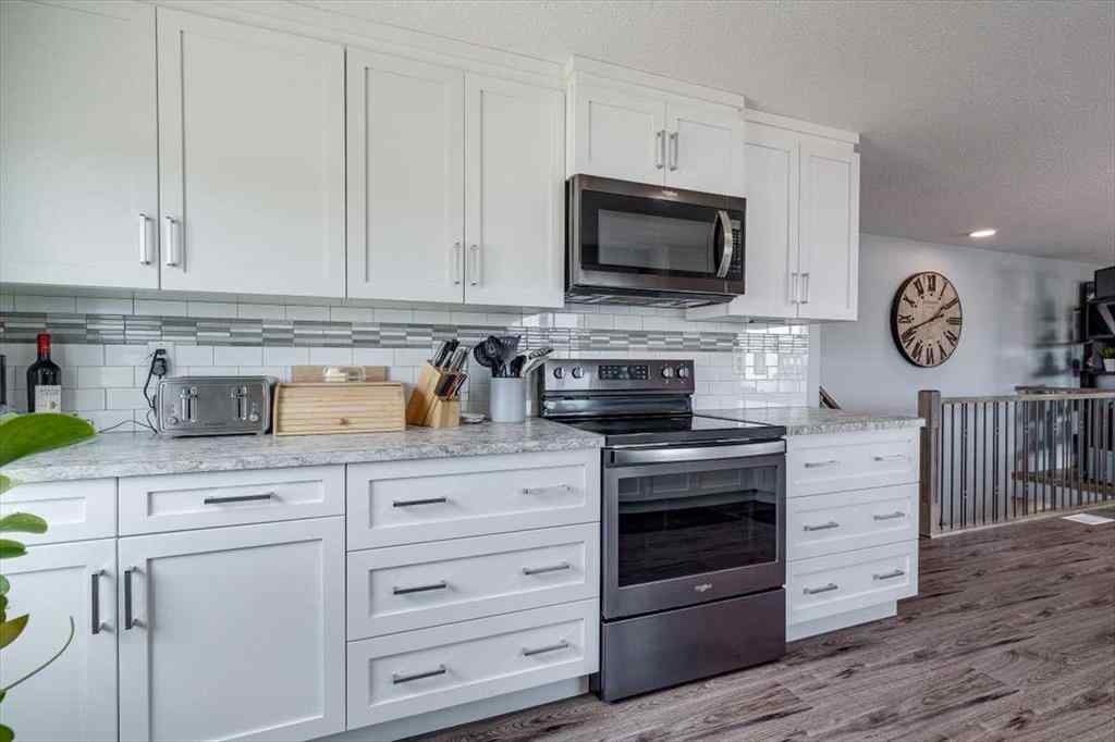 MLS® A2232065 - 89 Poplar Street  in Petrolia Indust. Rural Red Deer County, Commercial