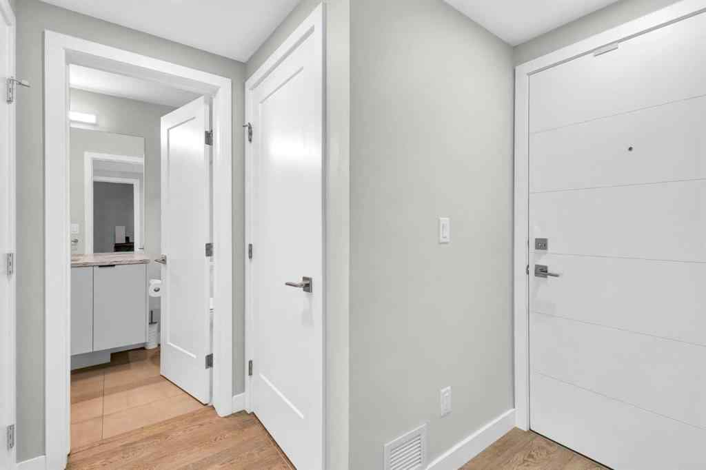 MLS® A2232067 - Unit #206 3375 15 Street SW in South Calgary Calgary, Residential