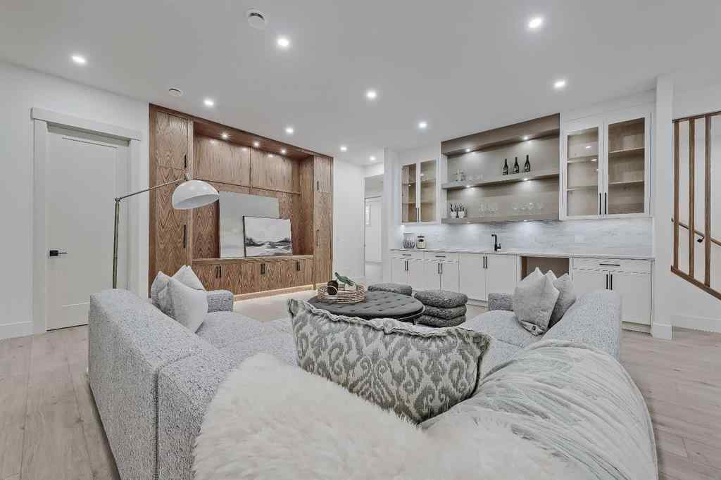 MLS® A2232101 - 1955 Green Ridge Road SW in Glendale Calgary, Residential