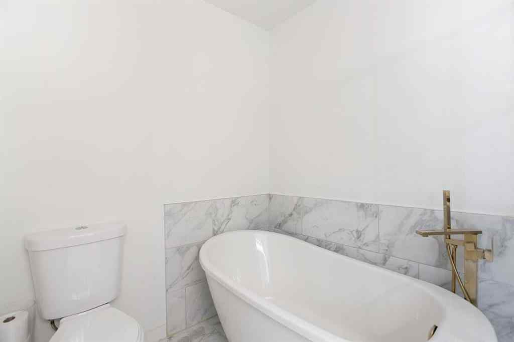 MLS® A2232103 - 209 Luxstone Road SW in Luxstone Airdrie, Residential
