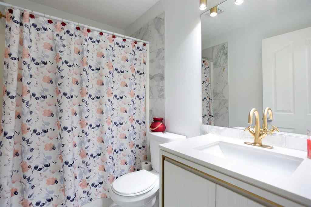 MLS® A2232103 - 209 Luxstone Road SW in Luxstone Airdrie, Residential