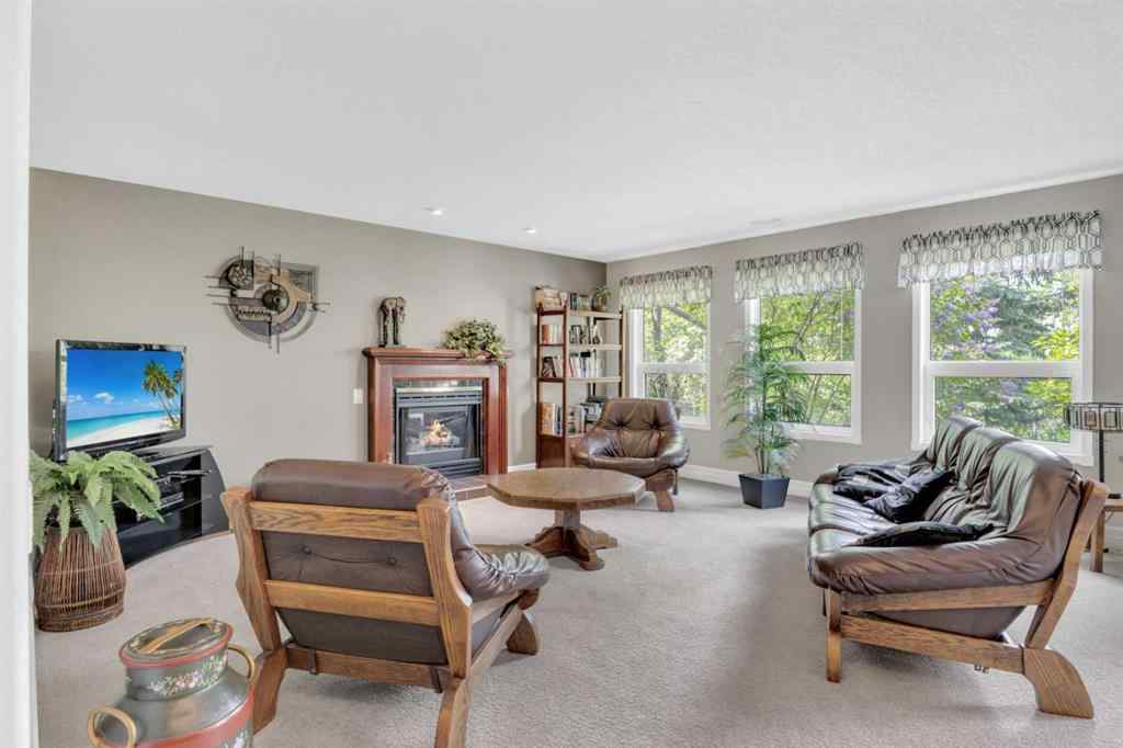 MLS® A2232196 - 20 Lakes Close  in The Lakes Lacombe, Residential