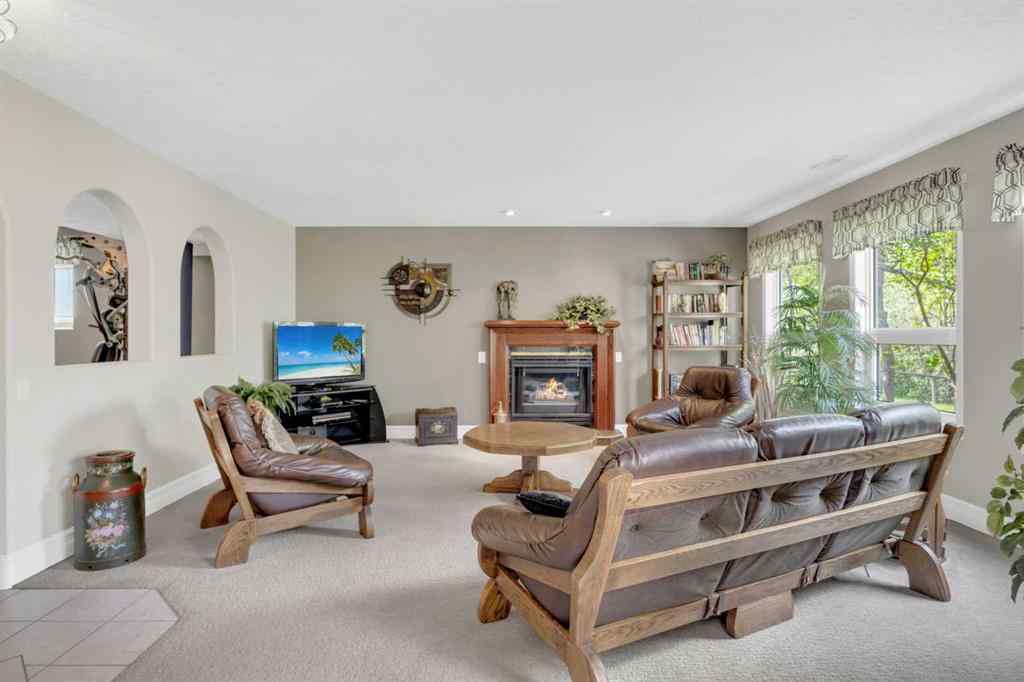MLS® A2232196 - 20 Lakes Close  in The Lakes Lacombe, Residential