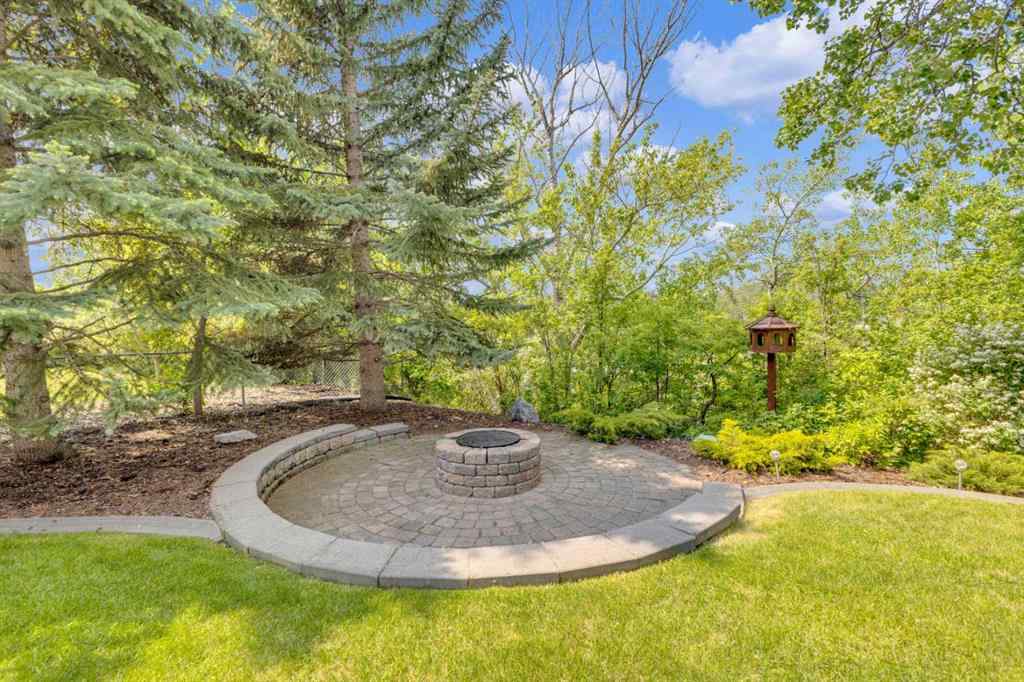 MLS® A2232196 - 20 Lakes Close  in The Lakes Lacombe, Residential