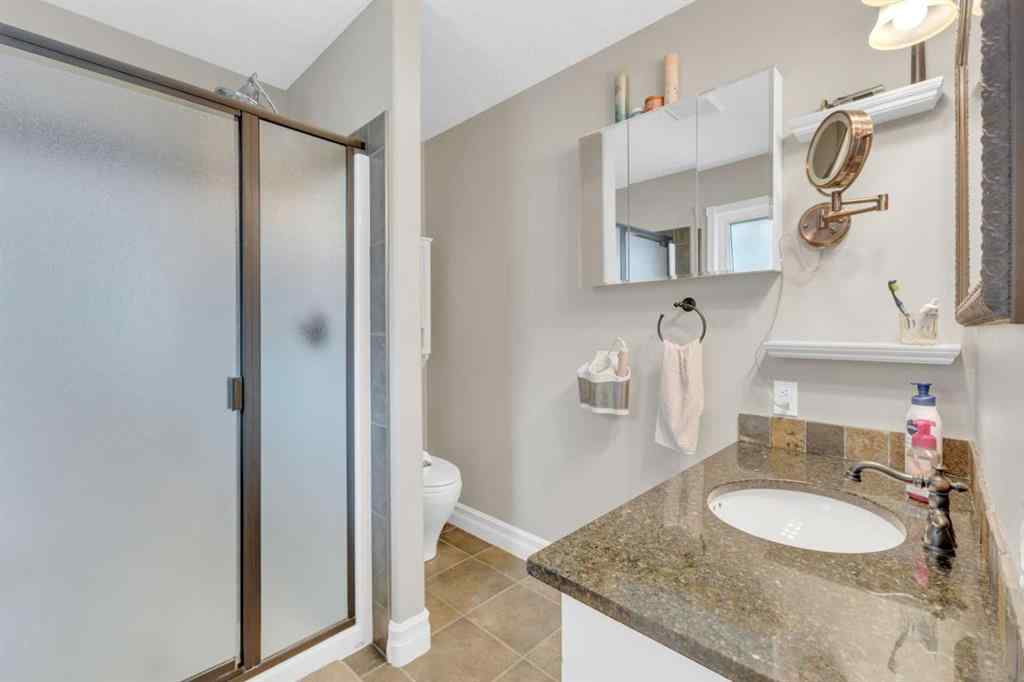 MLS® A2232196 - 20 Lakes Close  in The Lakes Lacombe, Residential