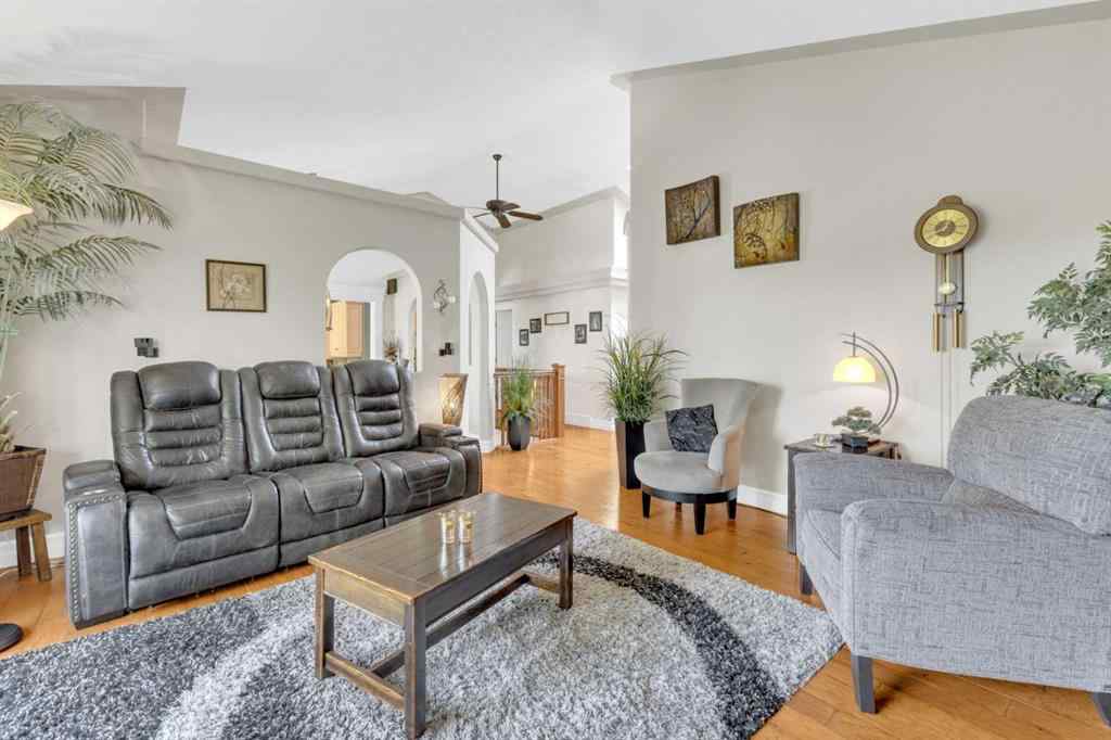 MLS® A2232196 - 20 Lakes Close  in The Lakes Lacombe, Residential