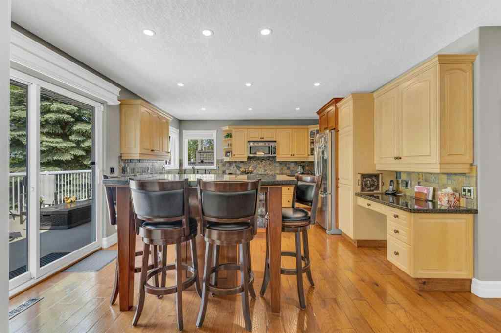 MLS® A2232196 - 20 Lakes Close  in The Lakes Lacombe, Residential