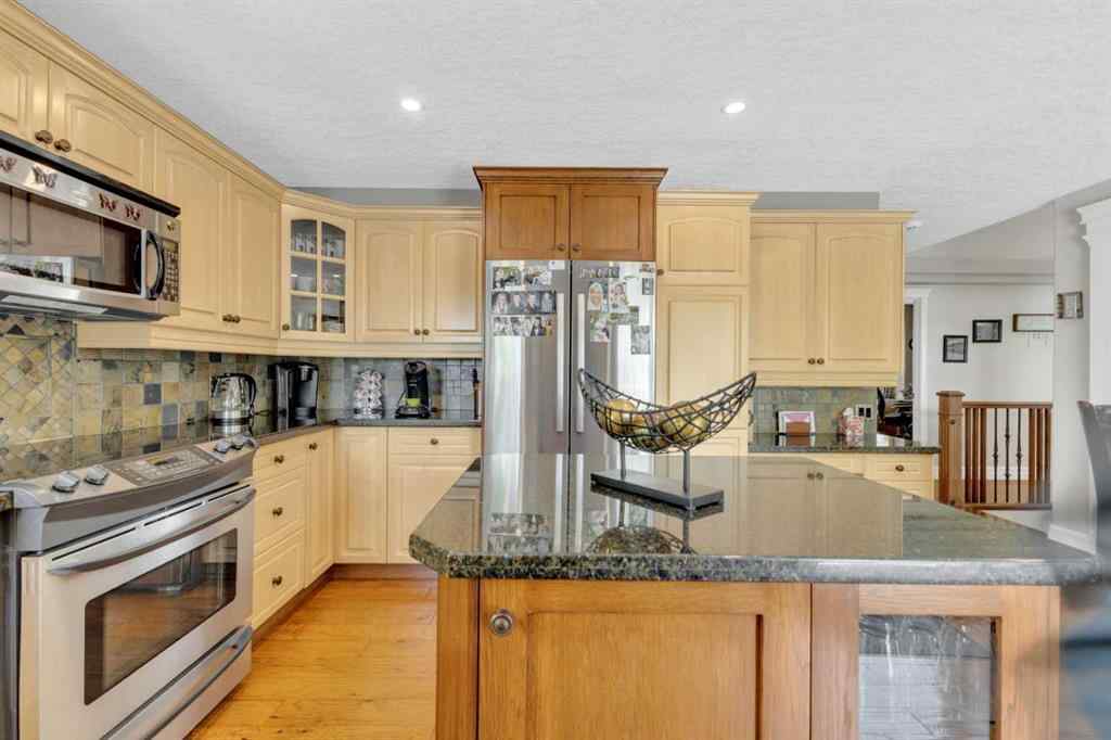 MLS® A2232196 - 20 Lakes Close  in The Lakes Lacombe, Residential